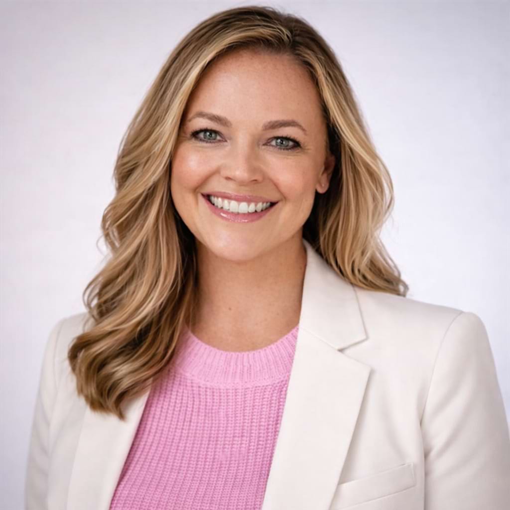 Headshot of Maura Benson, Senior Director of Carrier Relationships and Performance for Insureon