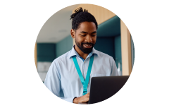 Agent reading an email from a customer.