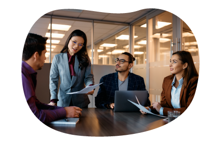 Business intelligence professionals discussing a project.